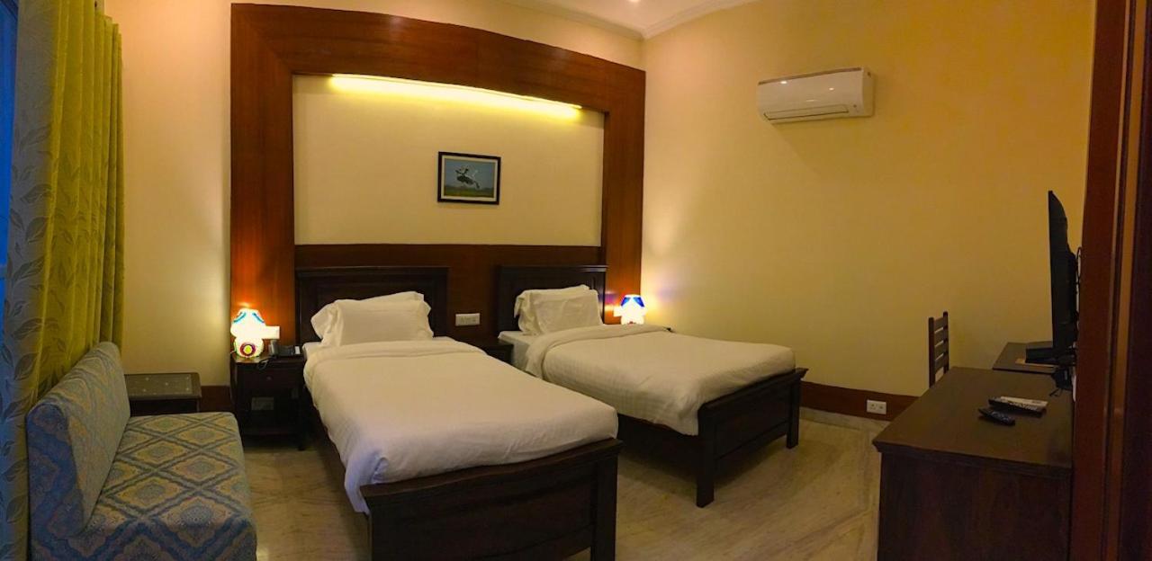 The Birder'S Inn بهاراتبور المظهر الخارجي الصورة